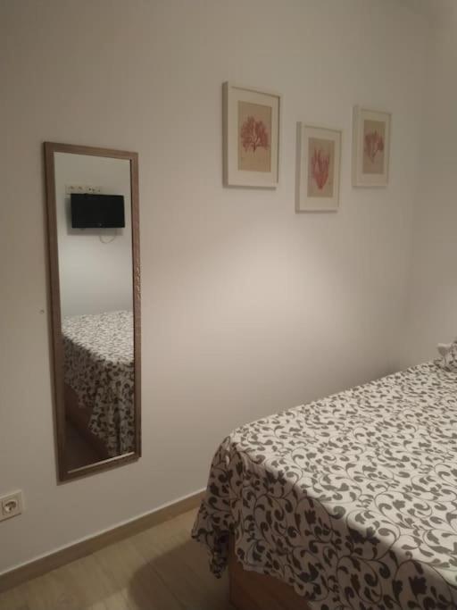 Se Alquila Habitacion Muy Luminosa Con Bano Privado En Apartamento Compartido Rincon de la Victoria Luaran gambar